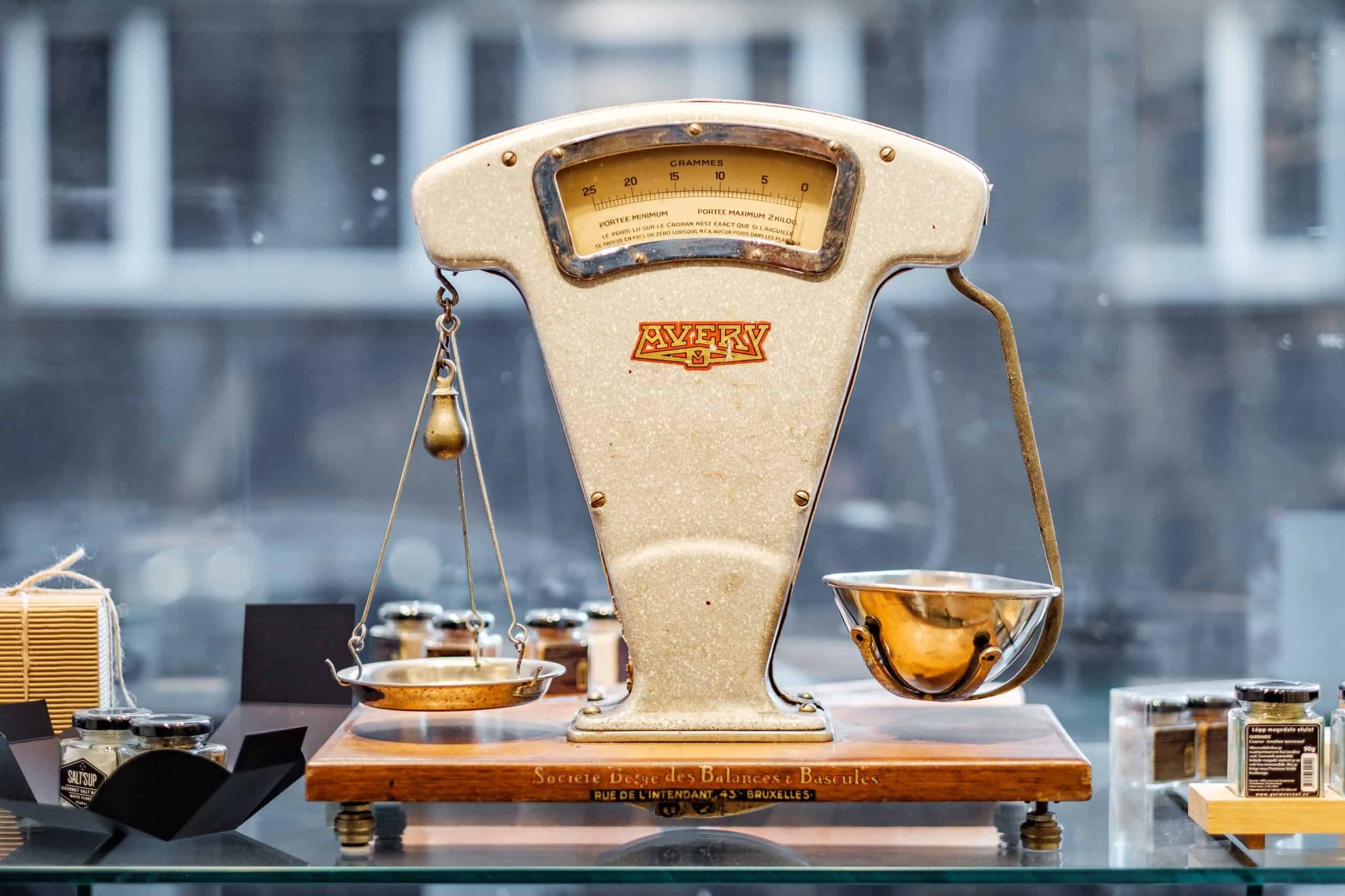  Old fashioned weighing scales